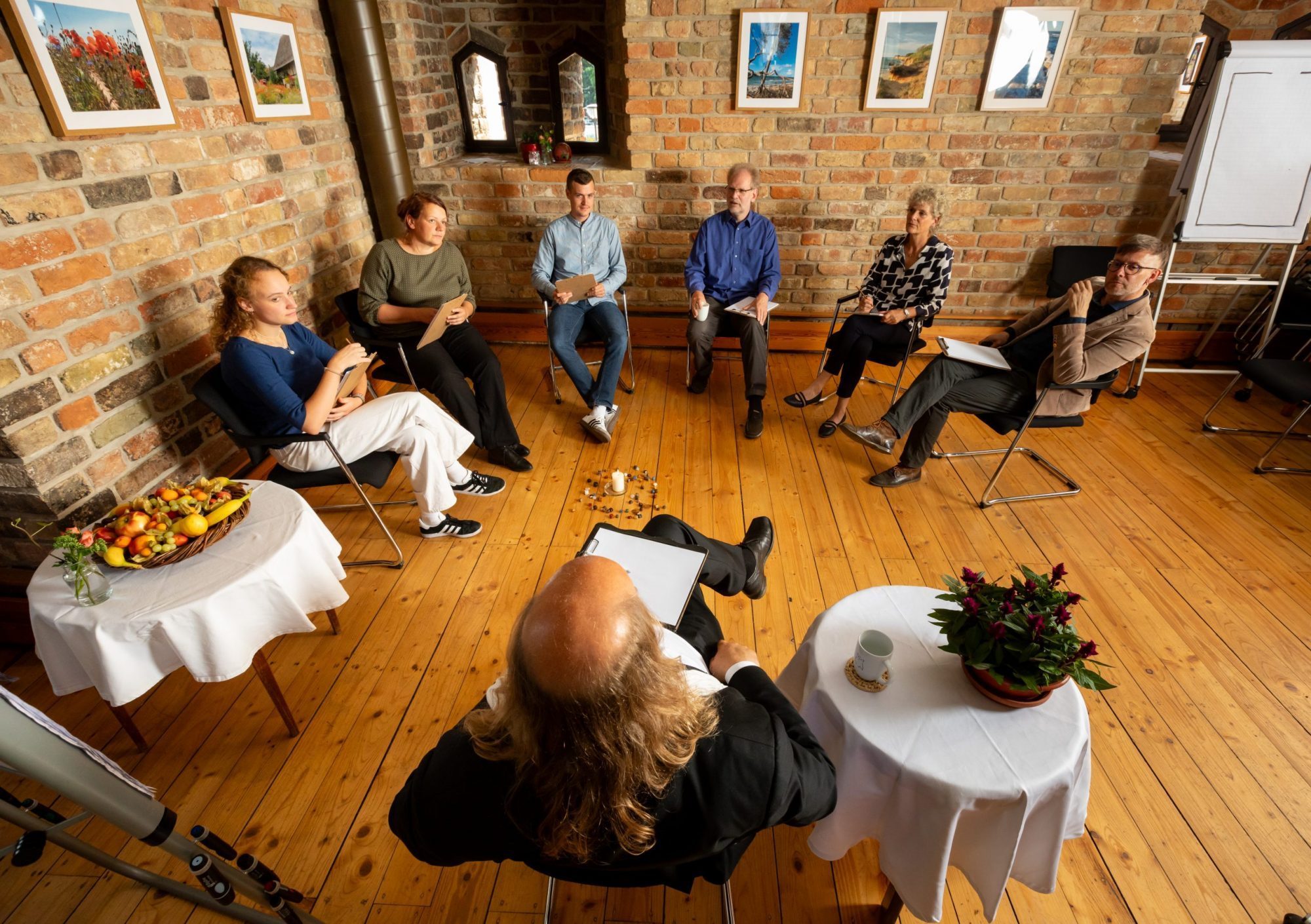 Seminarraum während Seminar von oben